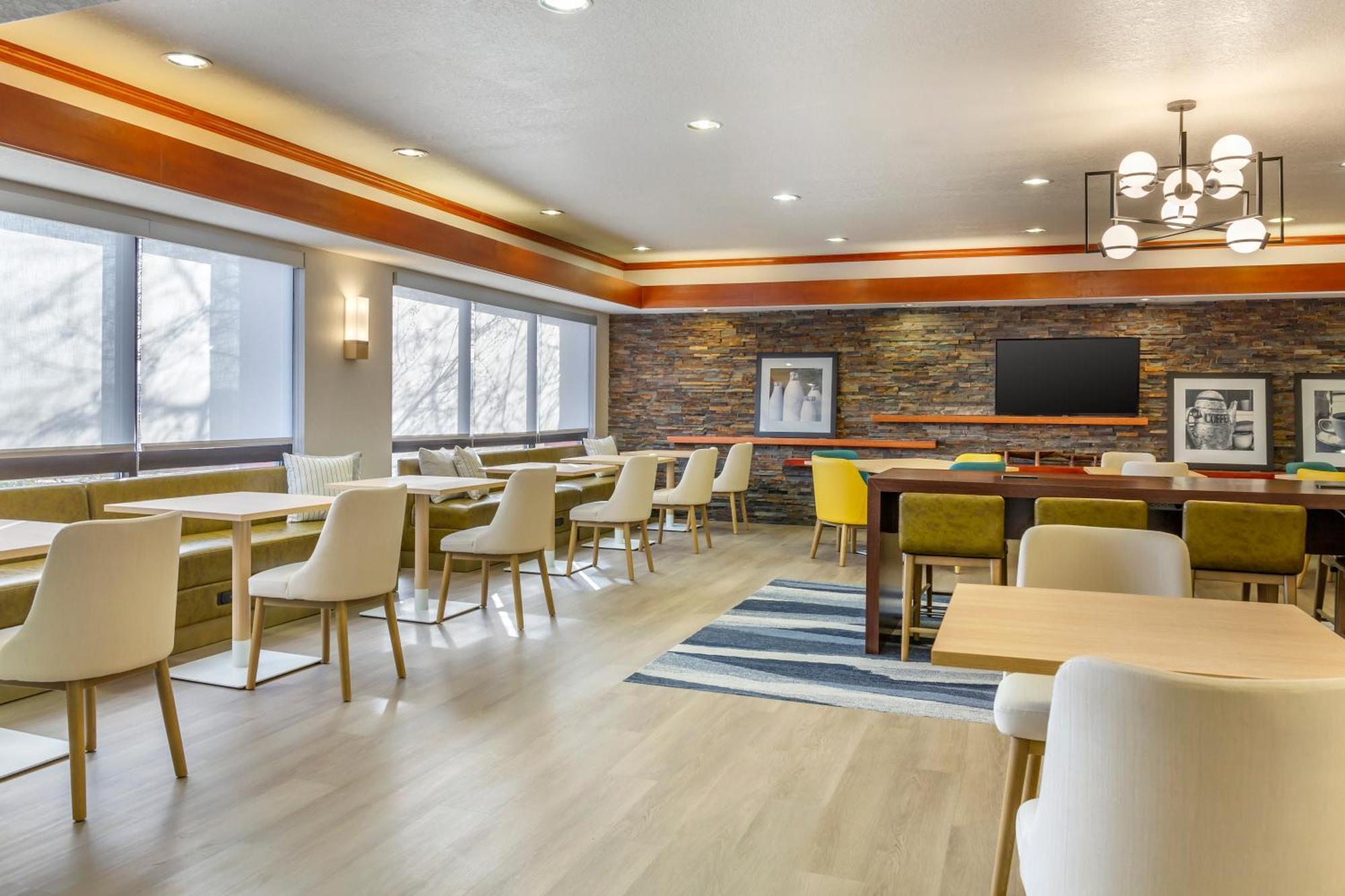 Comfort Inn & Suites Rapid City Near Mt Rushmore Bagian luar foto