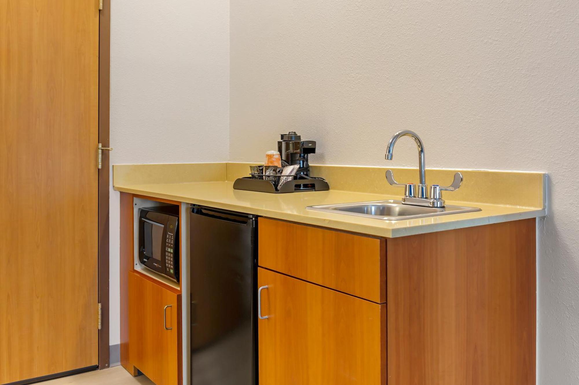 Comfort Inn & Suites Rapid City Near Mt Rushmore Bagian luar foto