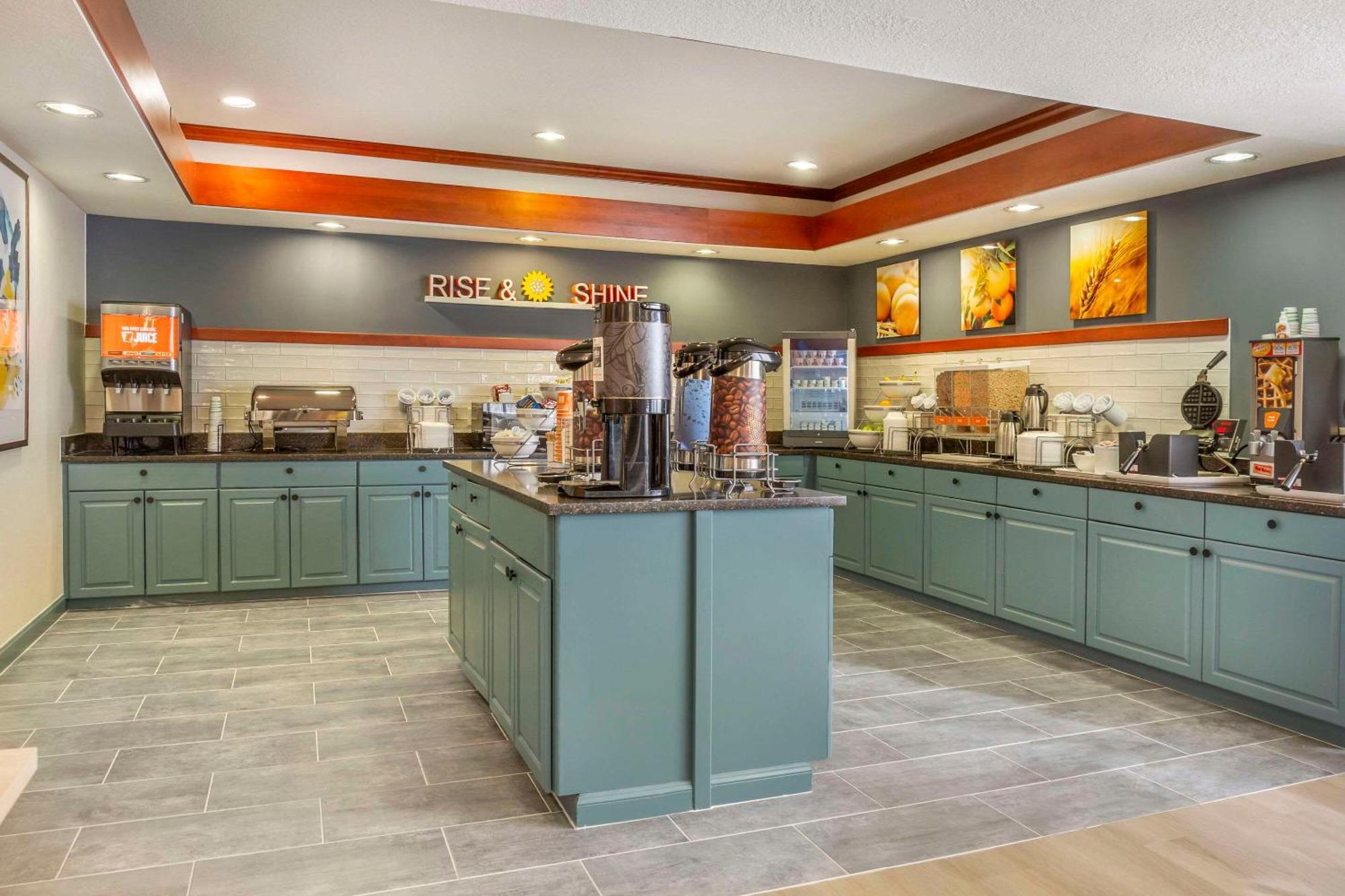 Comfort Inn & Suites Rapid City Near Mt Rushmore Bagian luar foto