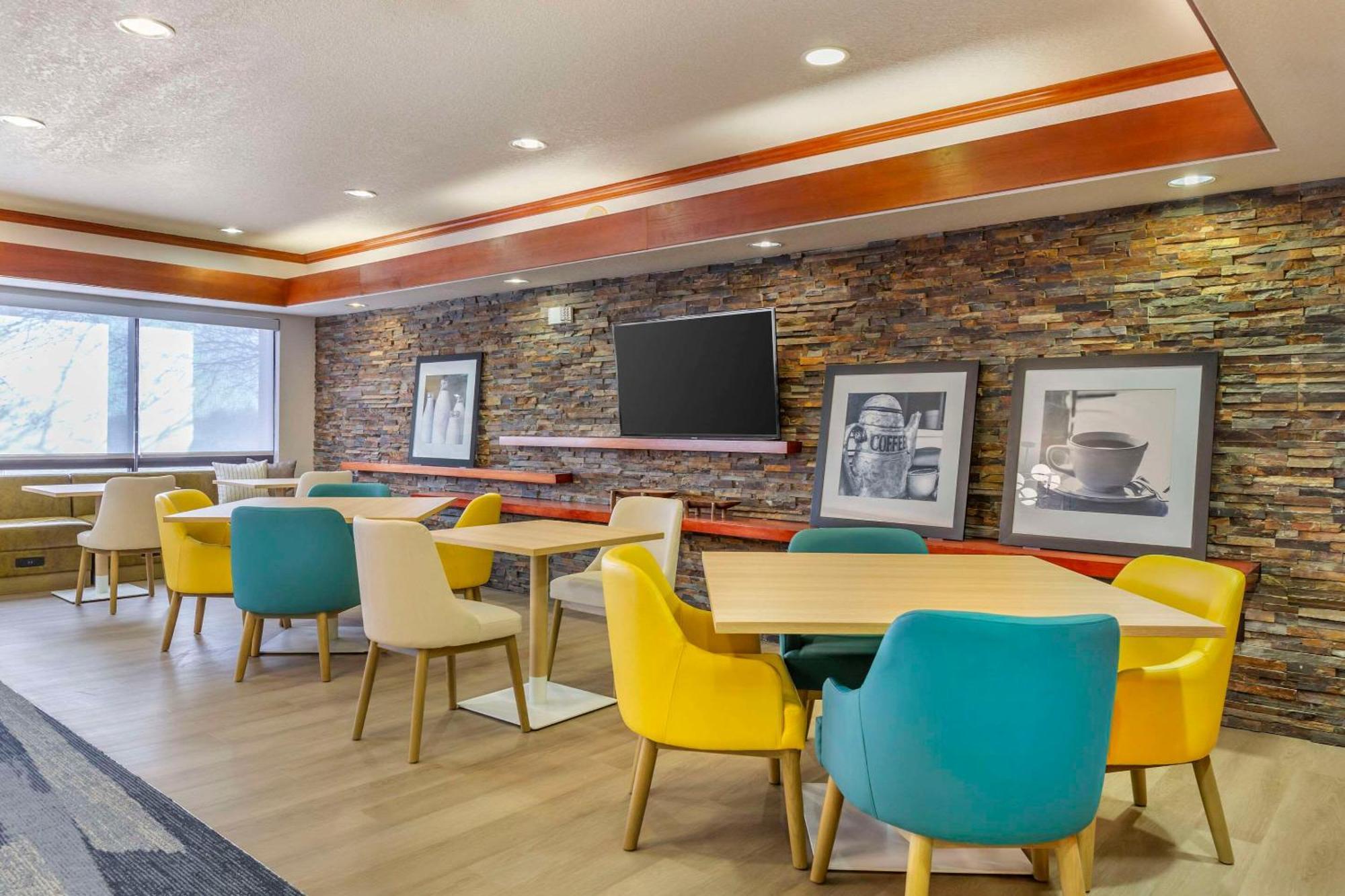 Comfort Inn & Suites Rapid City Near Mt Rushmore Bagian luar foto