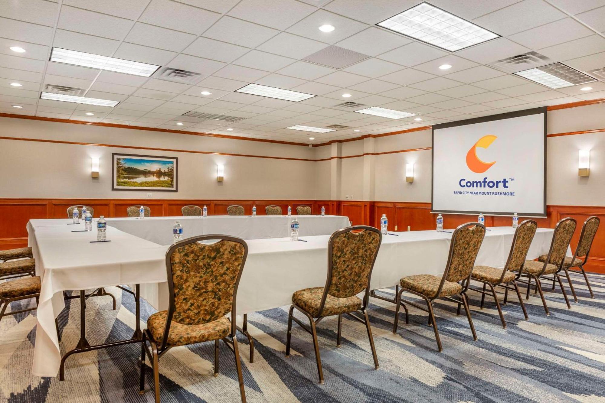 Comfort Inn & Suites Rapid City Near Mt Rushmore Bagian luar foto
