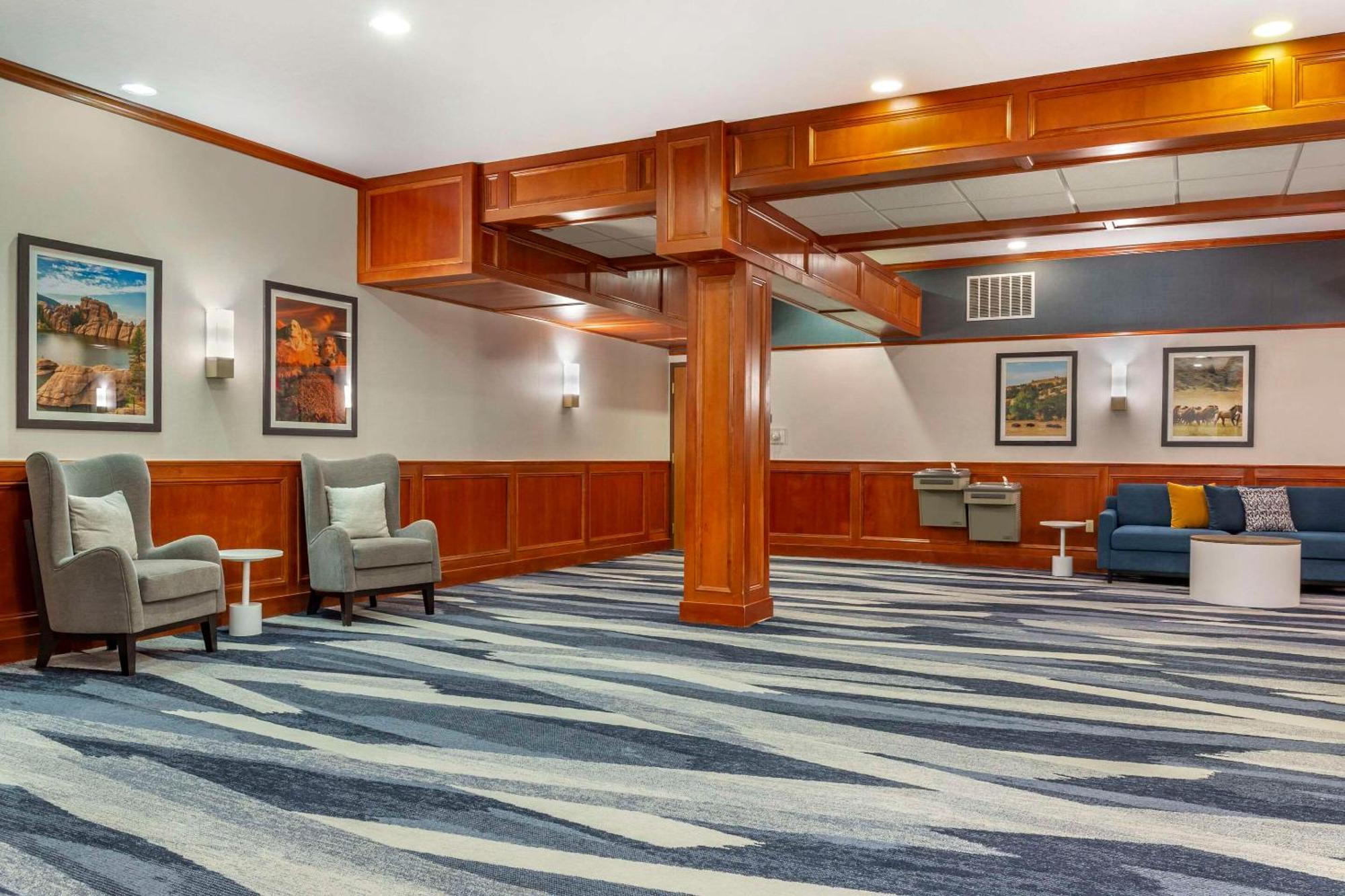 Comfort Inn & Suites Rapid City Near Mt Rushmore Bagian luar foto