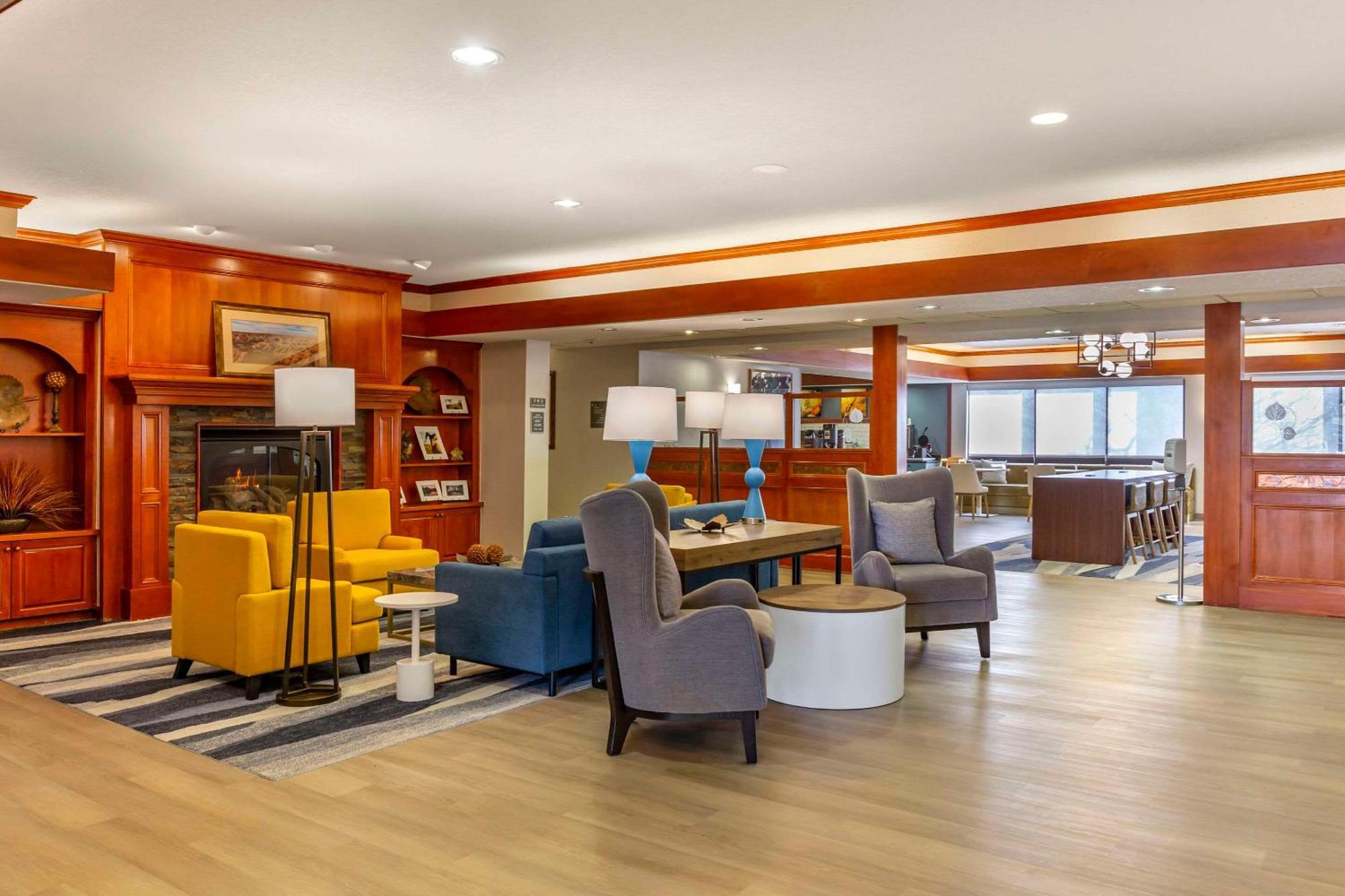 Comfort Inn & Suites Rapid City Near Mt Rushmore Bagian luar foto