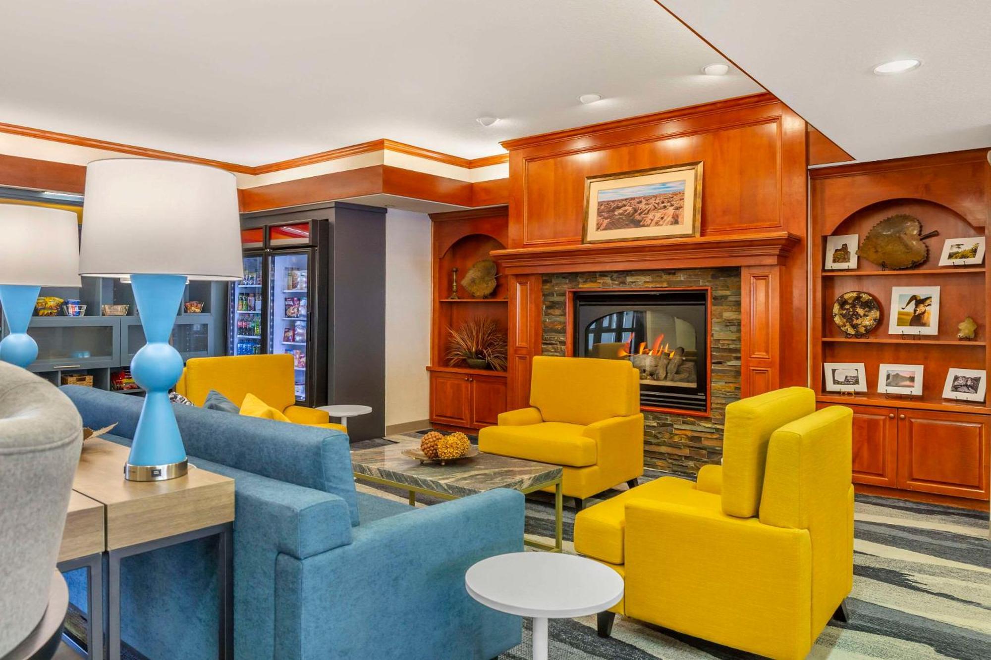 Comfort Inn & Suites Rapid City Near Mt Rushmore Bagian luar foto